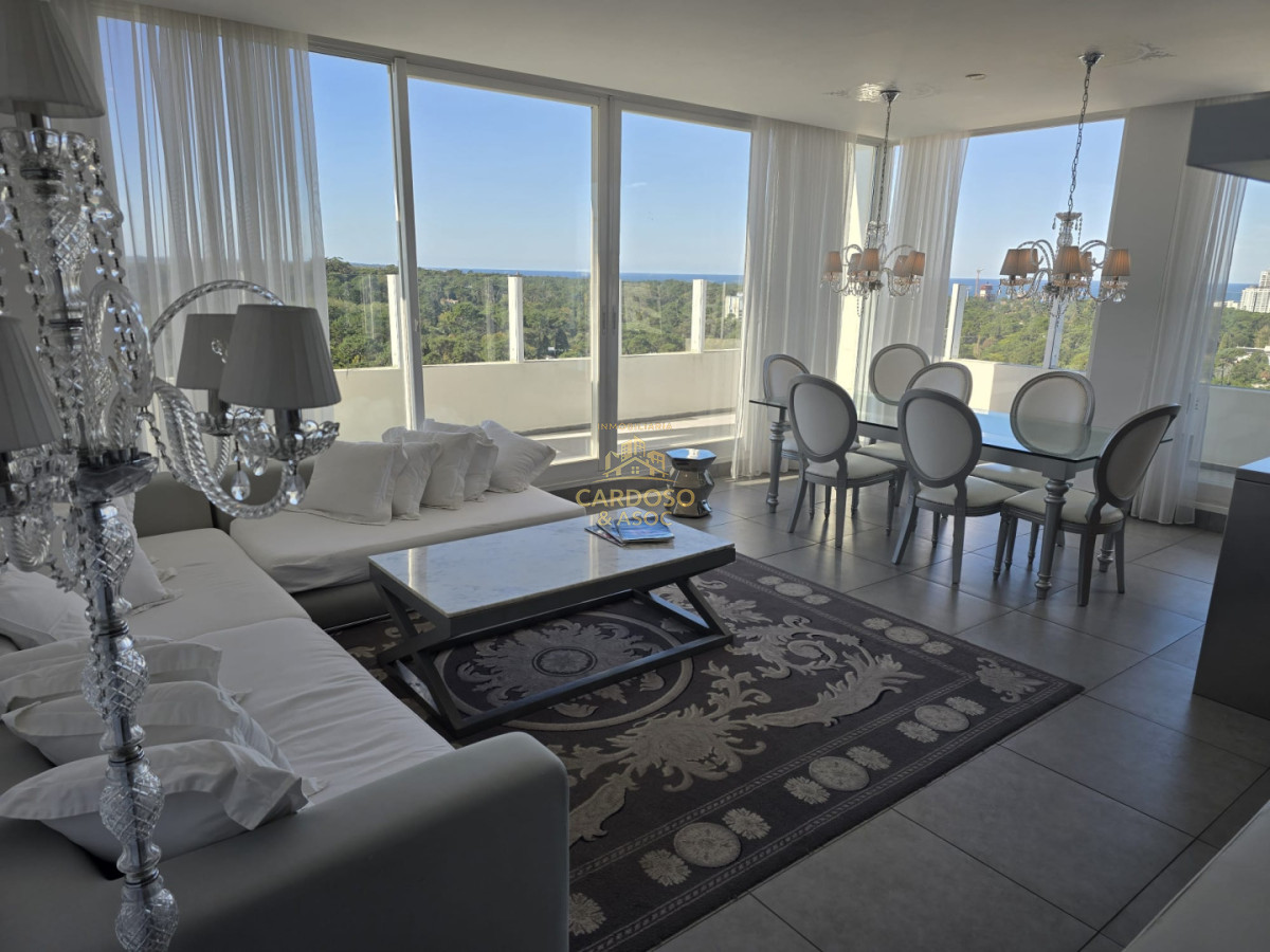 Apartamento ID.85 - Se vende Penthouse en Torre Yoo, Punta del Este.