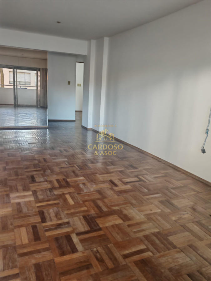 Apartamento ID.26 - Apartamento en Pocitos 3 dormitorios, 2 baños, Garage.