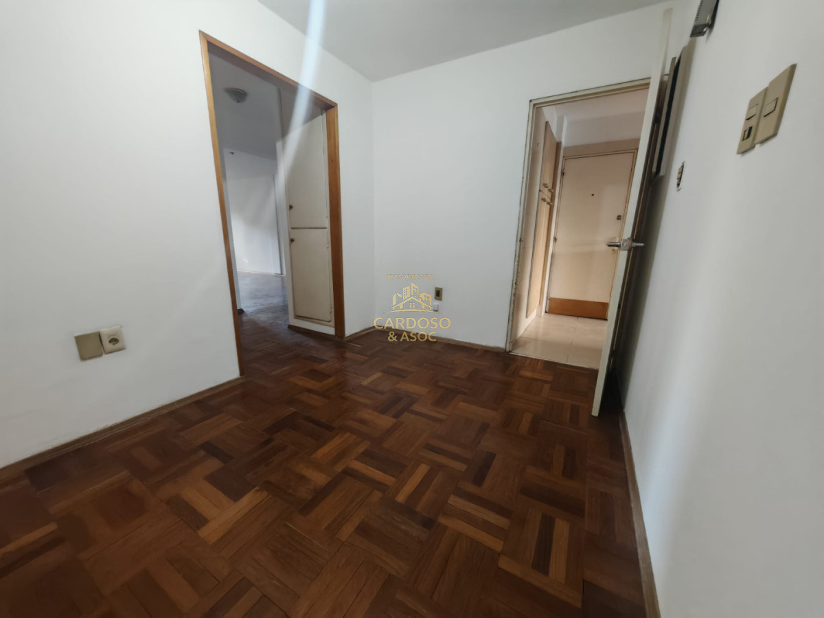 Apartamento ID.26 - Apartamento en Pocitos 3 dormitorios, 2 baños, Garage.