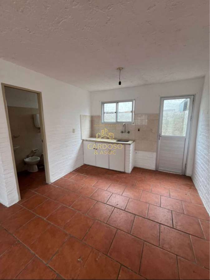 Apartamento ID.80 - Se Alquila apartamento de 2 dormitorios Centro de Maldonado