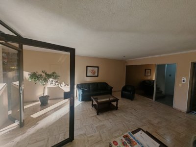 Apartamento en Pocitos 3 dormitorios, 2 baños, Garage.