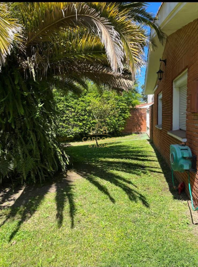 Casa ID.231 - Casa en Alquiler, 3 dormitorios, 2 baños, Maldonado.