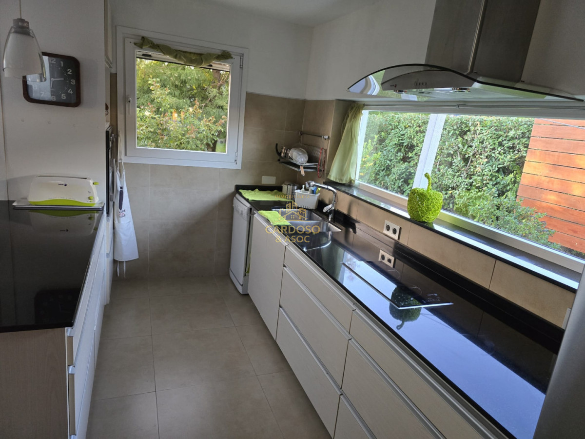 Casa ID.40 - Casa en venta parada 9 playa mansa a 100 mts del mar.