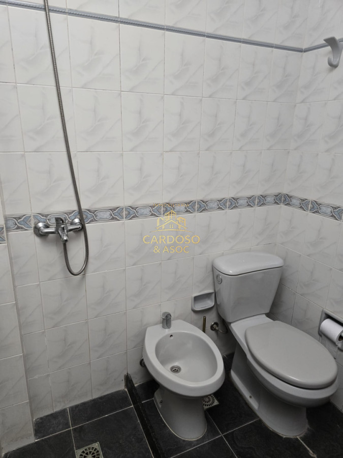 Casa ID.28 - Casa en Venta, Barrio Pinares frente a plaza pública a 400 mts. del mar