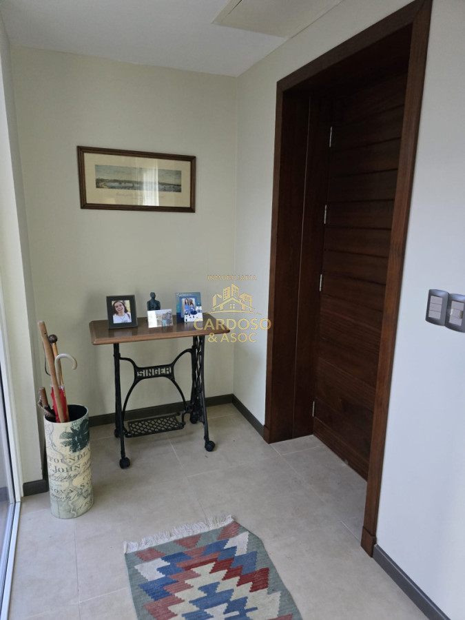 Casa ID.40 - Casa en venta parada 9 playa mansa a 100 mts del mar.