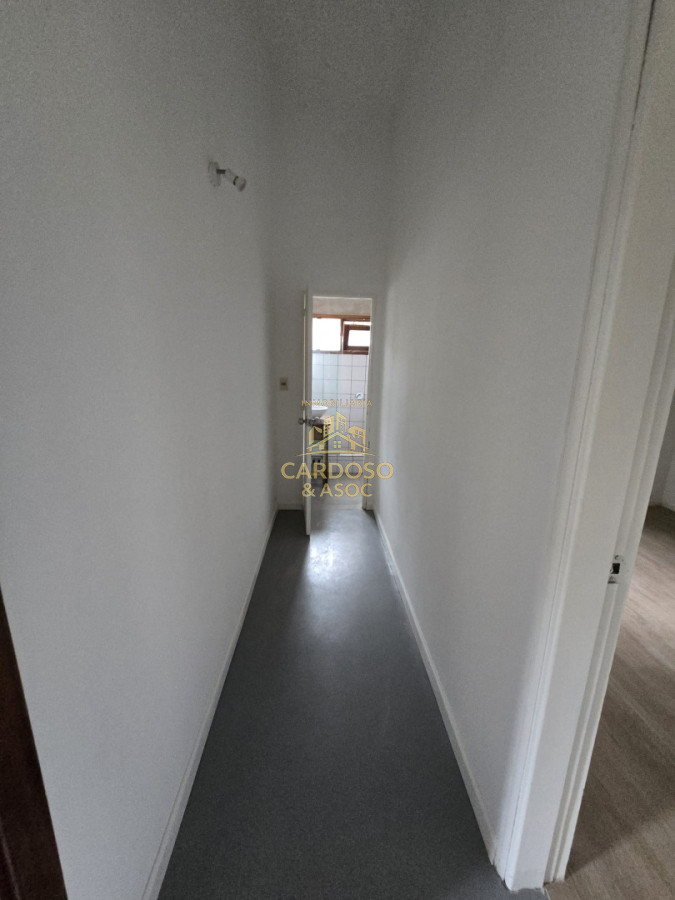 Apartamento ID.4 - Casa en Venta Barrio Pinares a 8 cuadras del mar Playa Mansa Parada 26 