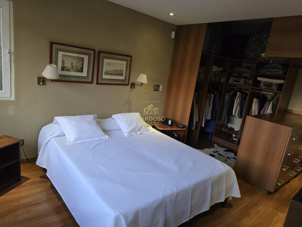 Casa ID.40 - Casa en venta parada 9 playa mansa a 100 mts del mar.