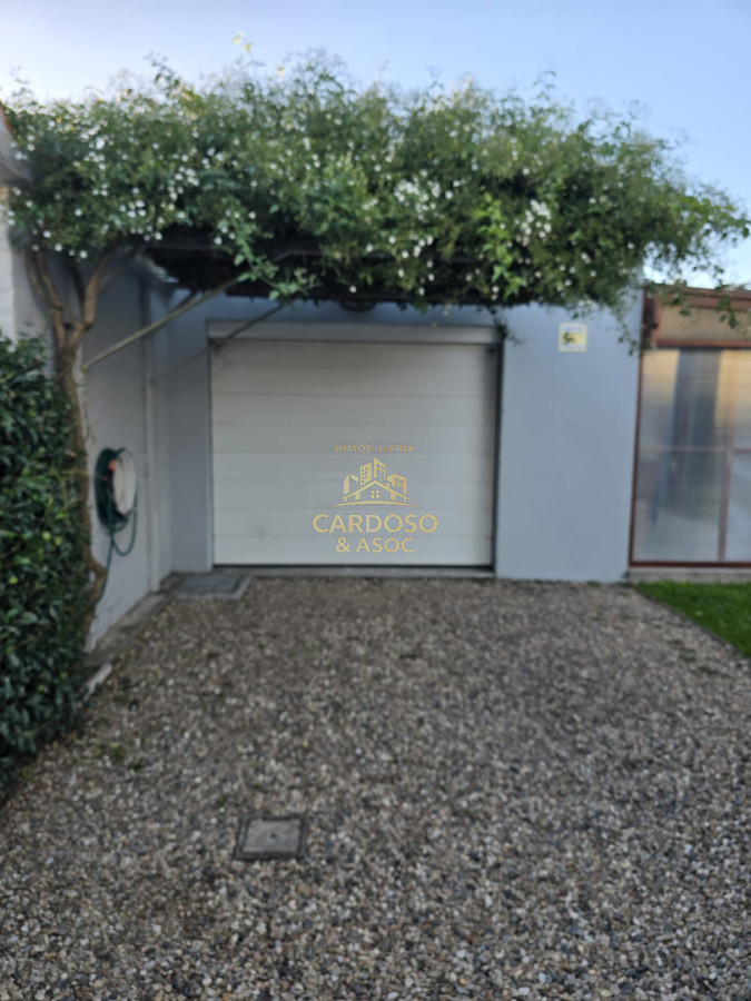 Casa ID.40 - Casa en venta parada 9 playa mansa a 100 mts del mar.