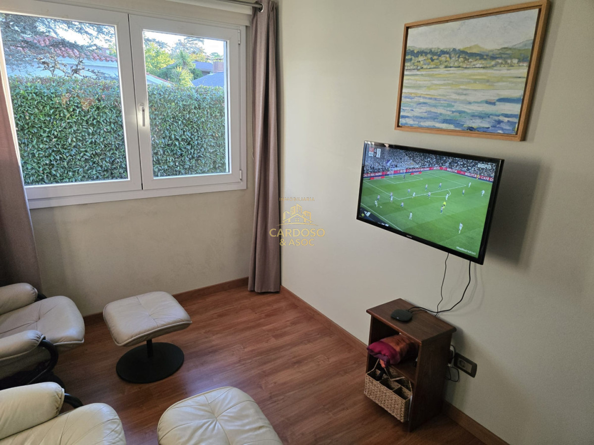 Casa ID.40 - Casa en venta parada 9 playa mansa a 100 mts del mar.