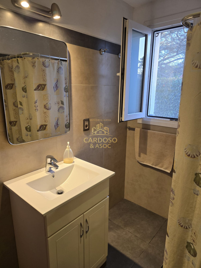 Casa ID.40 - Casa en venta parada 9 playa mansa a 100 mts del mar.