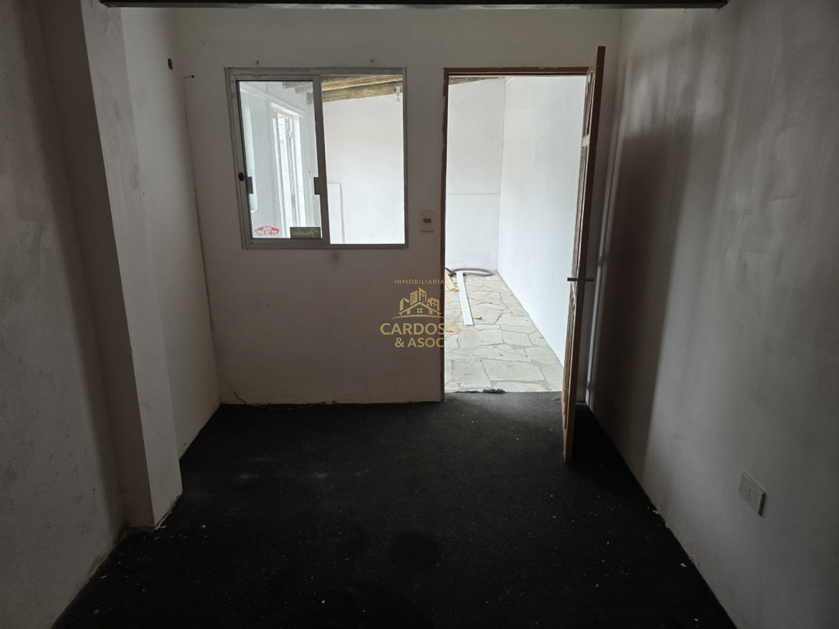 Apartamento ID.4 - Casa en Venta Barrio Pinares a 8 cuadras del mar Playa Mansa Parada 26 