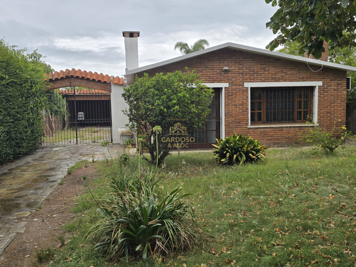 Apartamento ID.4 - Casa en Venta Barrio Pinares a 8 cuadras del mar Playa Mansa Parada 26 