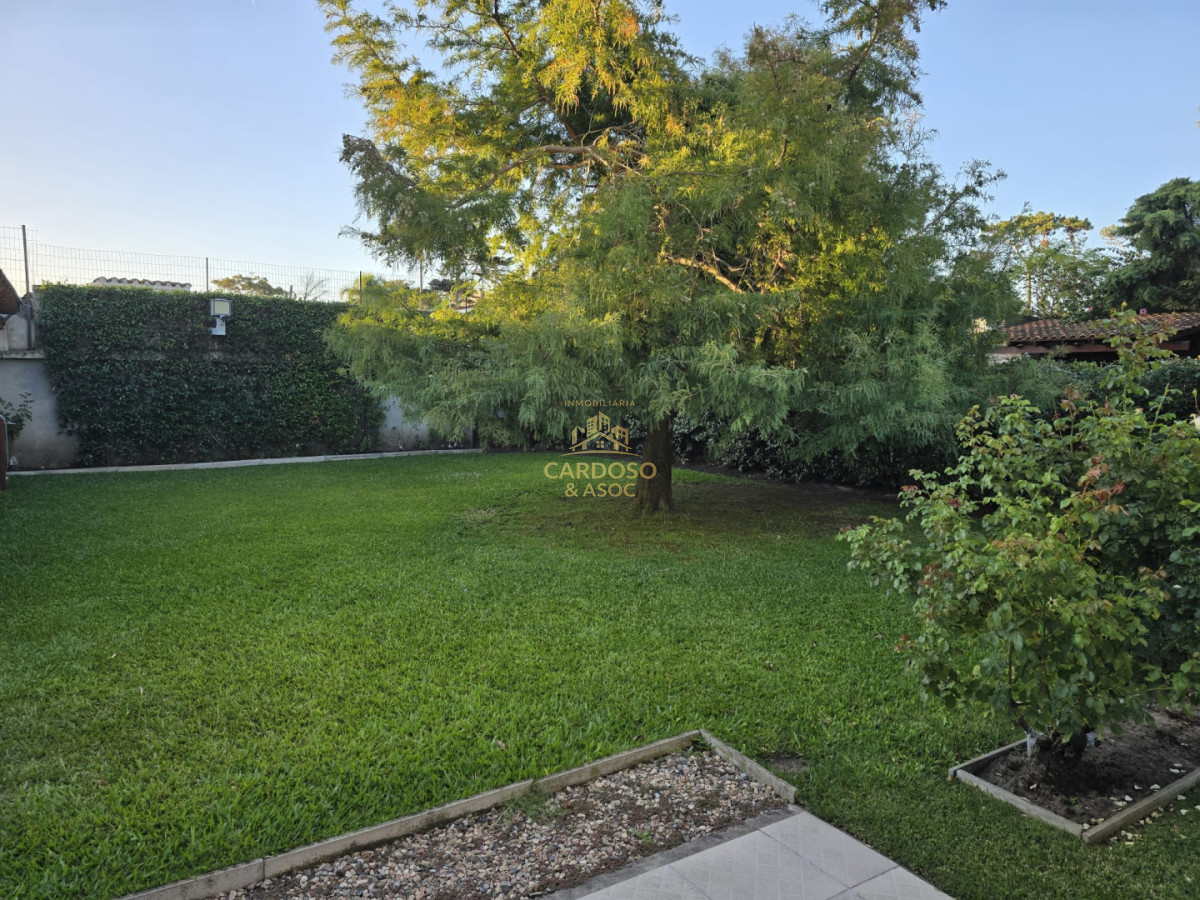 Casa ID.40 - Casa en venta parada 9 playa mansa a 100 mts del mar.