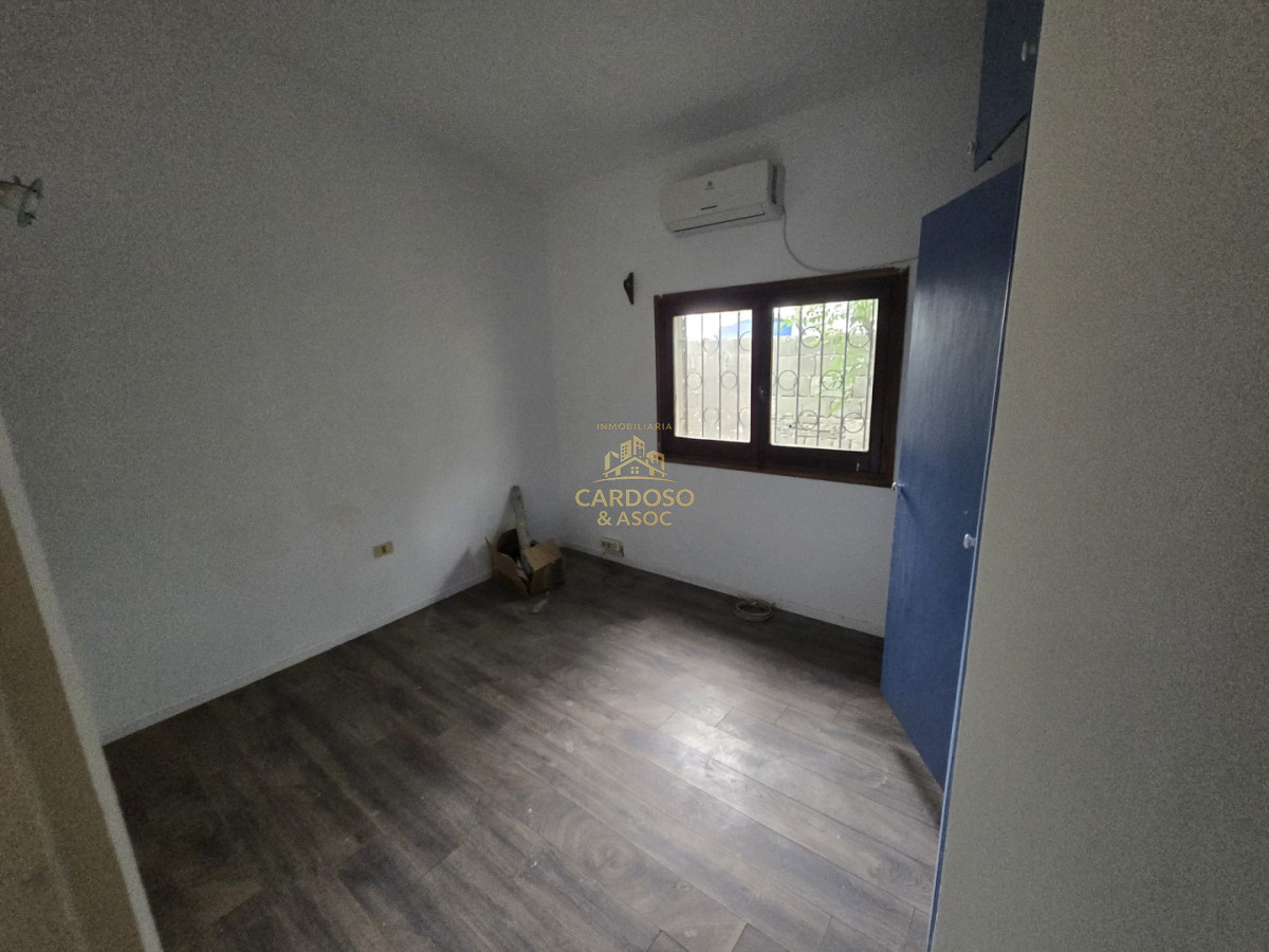 Apartamento ID.4 - Casa en Venta Barrio Pinares a 8 cuadras del mar Playa Mansa Parada 26 