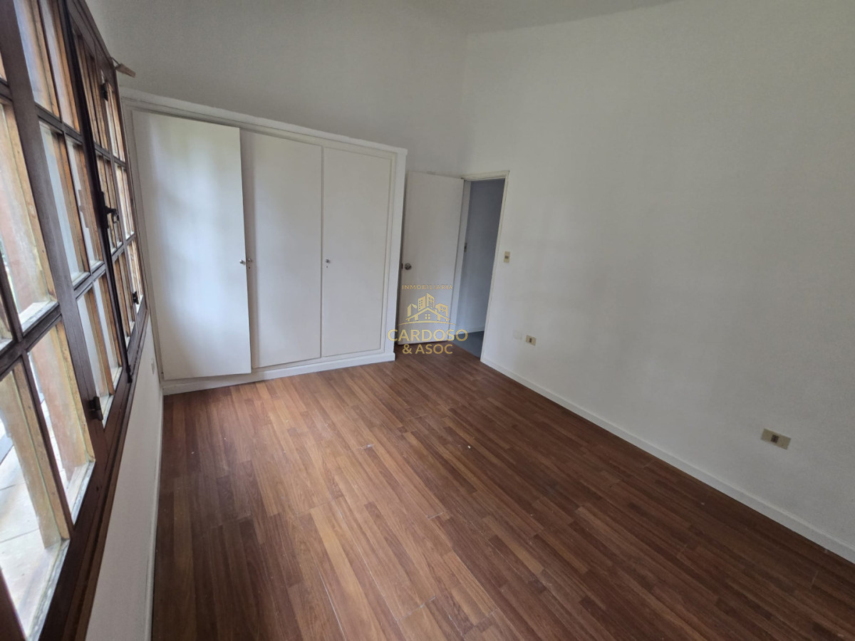 Apartamento ID.4 - Casa en Venta Barrio Pinares a 8 cuadras del mar Playa Mansa Parada 26 
