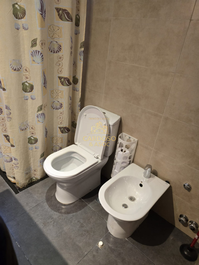 Casa ID.40 - Casa en venta parada 9 playa mansa a 100 mts del mar.