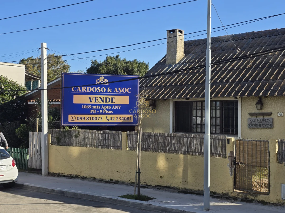 Casa ID.74 - Se venden 3 casas en Centro de Maldonado.