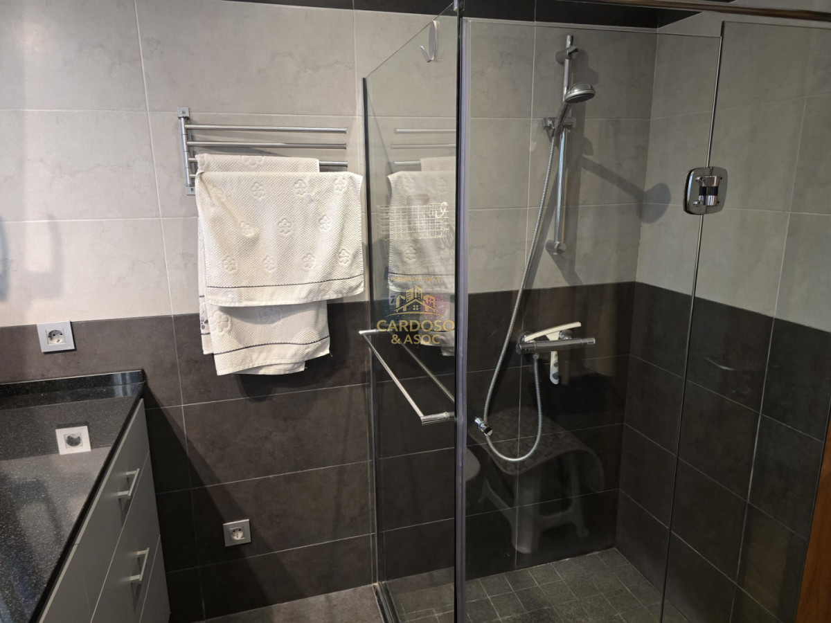 Casa ID.40 - Casa en venta parada 9 playa mansa a 100 mts del mar.