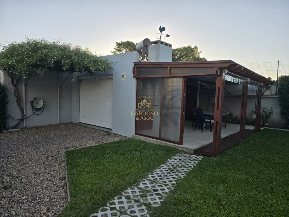 Casa ID.40 - Casa en venta parada 9 playa mansa a 100 mts del mar.