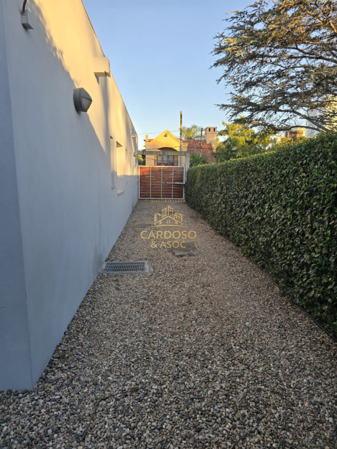 Casa ID.40 - Casa en venta parada 9 playa mansa a 100 mts del mar.