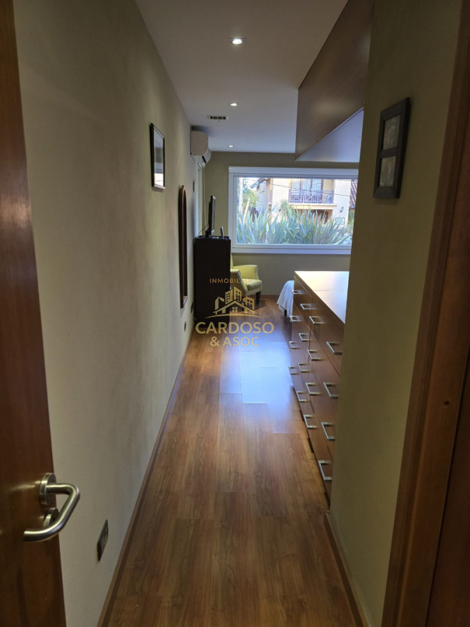 Casa ID.40 - Casa en venta parada 9 playa mansa a 100 mts del mar.