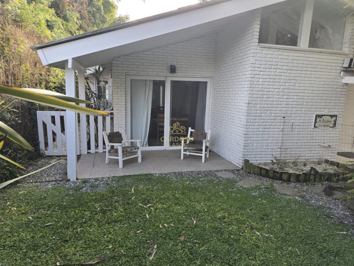 Casa ID.233 - Casa en Venta con apto al fondo, La barra, Maldonado.