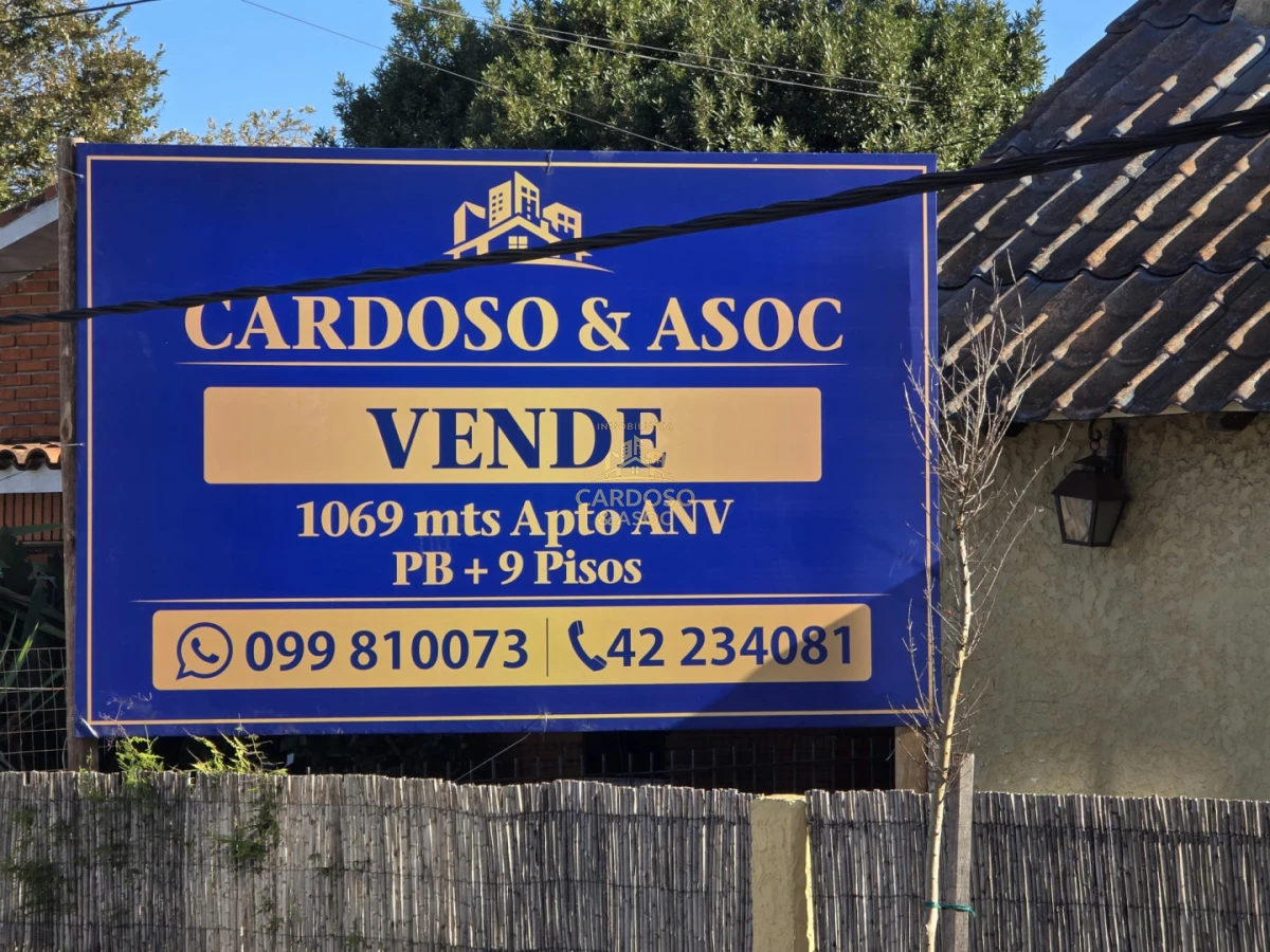 Casa ID.74 - Se venden 3 casas en Centro de Maldonado.