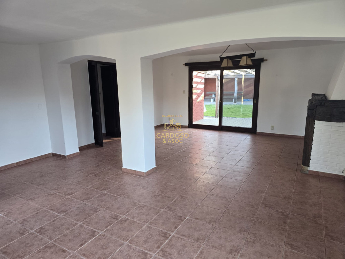 Casa ID.253 - Casa en venta 3 dormitorios, Punta del Este.