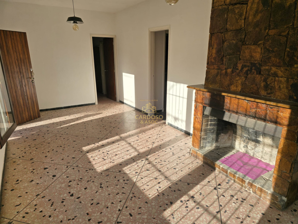 Casa ID.28 - Casa en Venta, Barrio Pinares frente a plaza pública a 400 mts. del mar