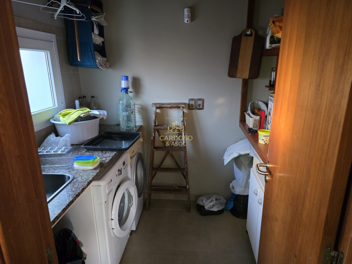 Casa ID.40 - Casa en venta parada 9 playa mansa a 100 mts del mar.