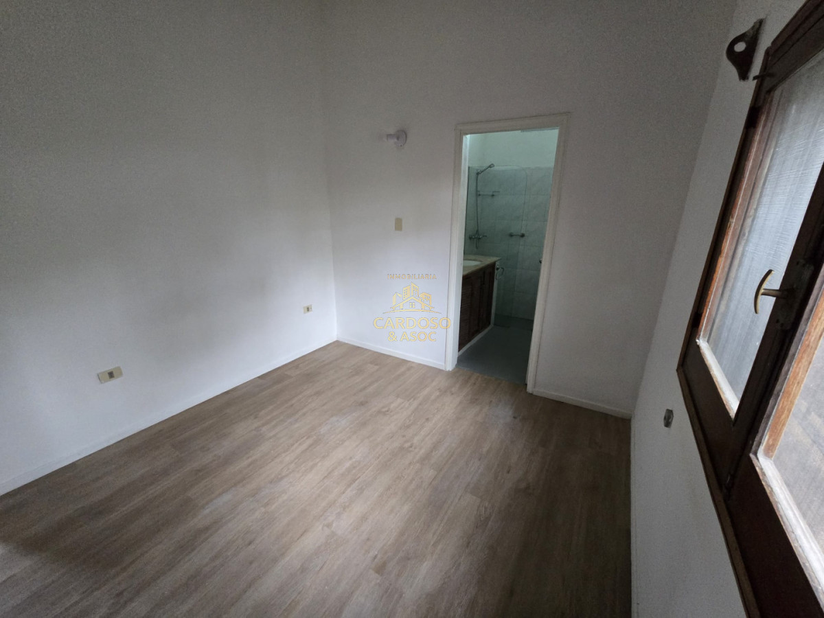 Apartamento ID.4 - Casa en Venta Barrio Pinares a 8 cuadras del mar Playa Mansa Parada 26 