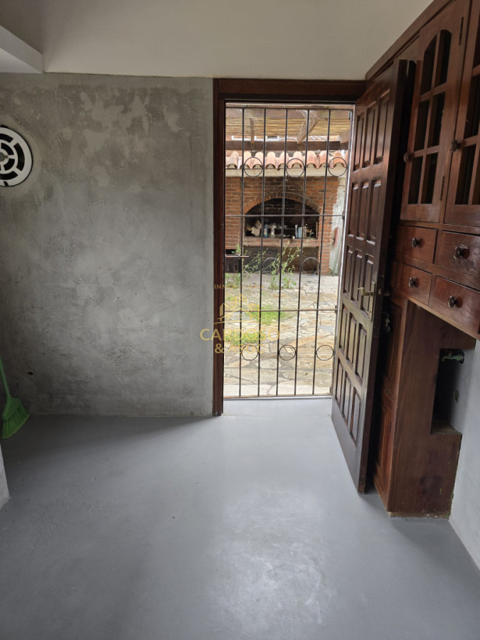 Apartamento ID.4 - Casa en Venta Barrio Pinares a 8 cuadras del mar Playa Mansa Parada 26 