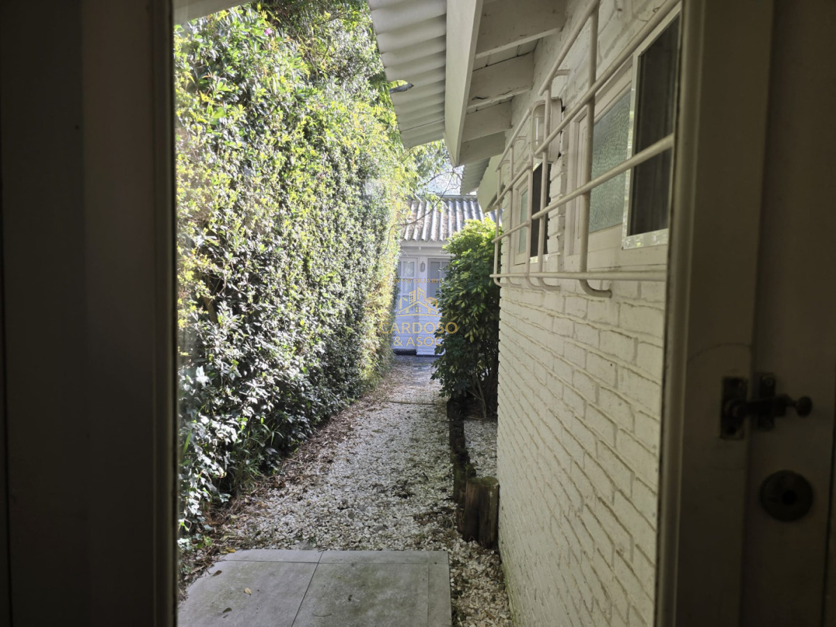 Casa ID.233 - Casa en Venta con apto al fondo, La barra, Maldonado.