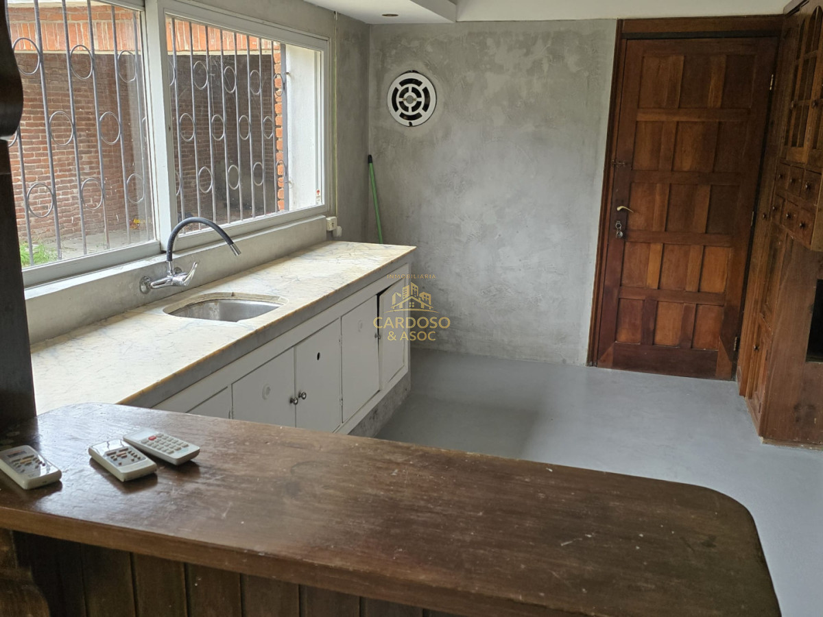 Apartamento ID.4 - Casa en Venta Barrio Pinares a 8 cuadras del mar Playa Mansa Parada 26 