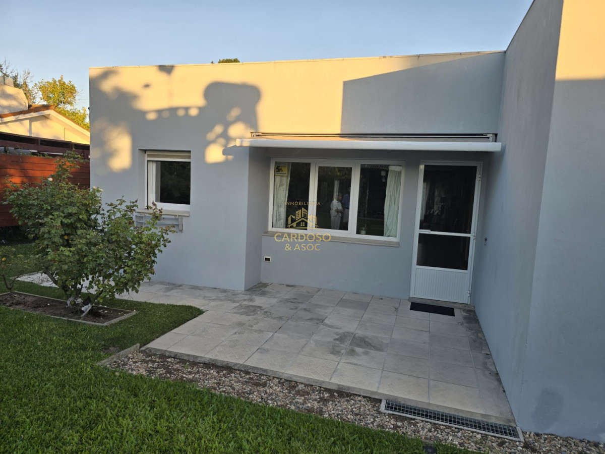 Casa ID.40 - Casa en venta parada 9 playa mansa a 100 mts del mar.