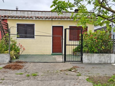 Casa en venta 2 dromitorios, Maldonado.