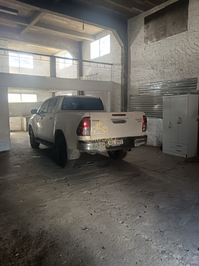Galpón ID.77 - Se Alquila Galpón Con Oficina en Maldonado. Excelente Ubicación.