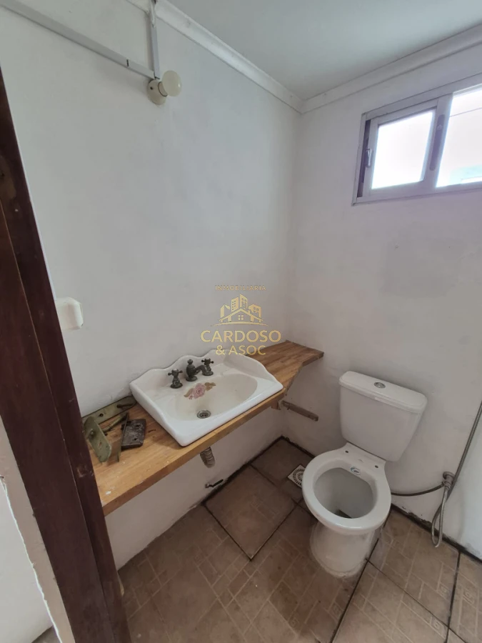Galpón ID.152 - Se alquila Galpón con vivienda de 1 dormitorio, Maldonado.