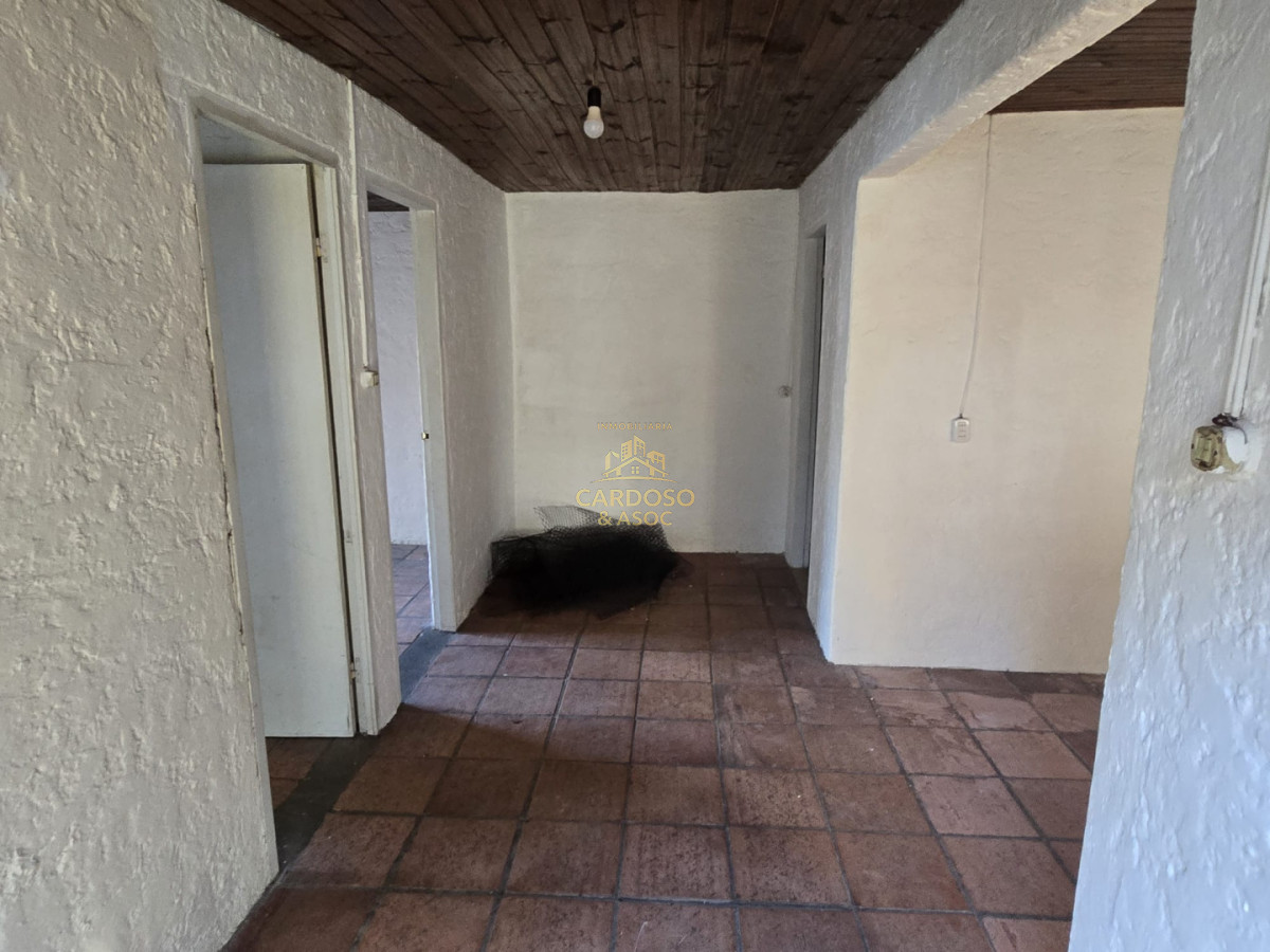 Local Comercial ID.105 - Local comercial en Venta más apartamento al fondo.