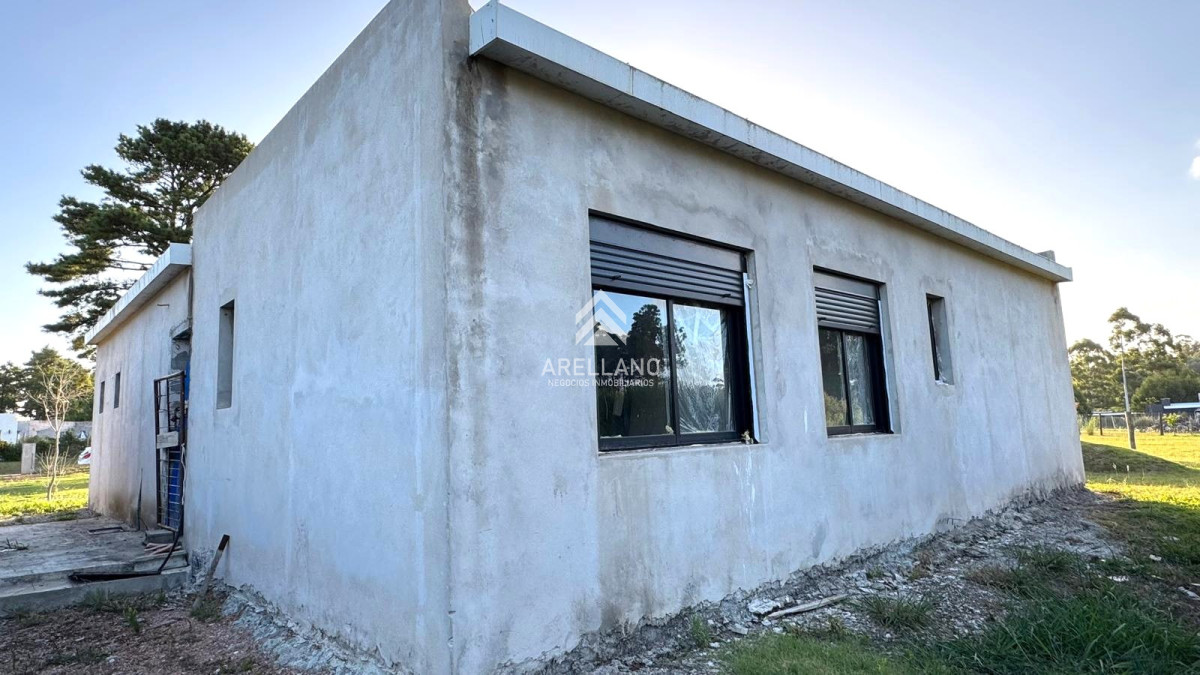 Casa ID.6081 - Venta Casa 3 Dormitorios en Chacras del Pinar. Terreno de 1000 m² Obra avanzada
