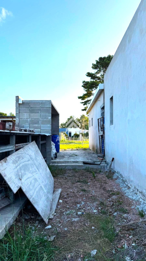 Casa ID.6081 - Venta Casa 3 Dormitorios en Chacras del Pinar. Terreno de 1000 m² Obra avanzada