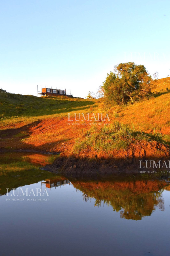 Chacra ID.3075 - Chacra 5 ha en Lavalleja con casa moderna y tajamar a 15 min de Minas
