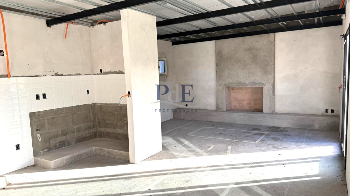 Casa de 3 Dormitorios en Chacras del Pinar. Terreno de 1000 m² Obra avanzada - Imagen 4
