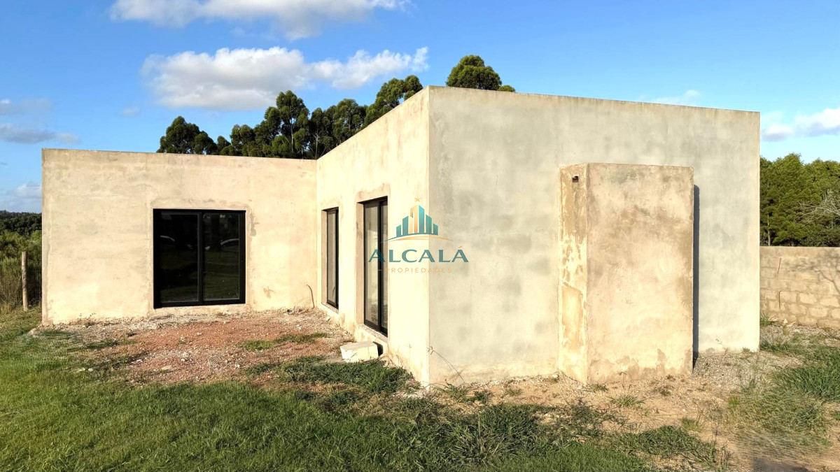 Casa ID.3 - Casa de 3 Dormitorios en Chacras del Pinar. Terreno de 1000 m² Obra avanzada