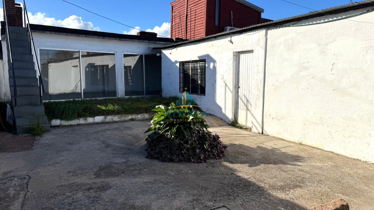 Casa ID.13 - Casa Con Potencial De Desarrollo Y Hasta 4 Rentas. Barrio Bicentenario