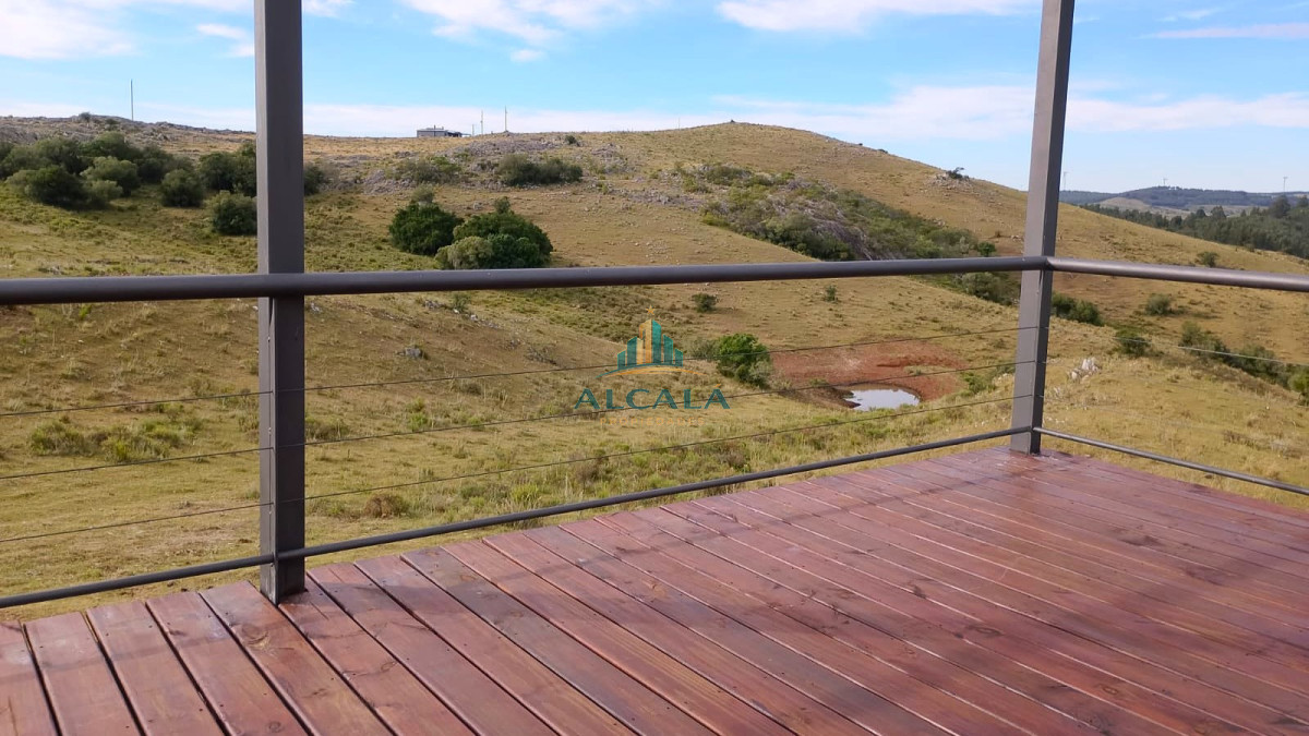 Chacra ID.1 - Chacra 5 ha en Lavalleja con casa moderna y tajamar a 15 min de Minas