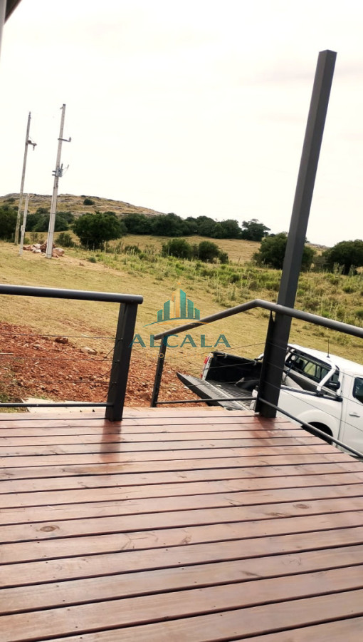 Chacra ID.1 - Chacra 5 ha en Lavalleja con casa moderna y tajamar a 15 min de Minas