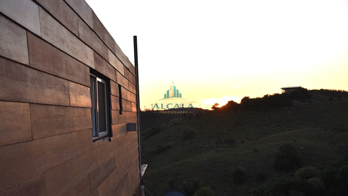 Chacra ID.1 - Chacra 5 ha en Lavalleja con casa moderna y tajamar a 15 min de Minas