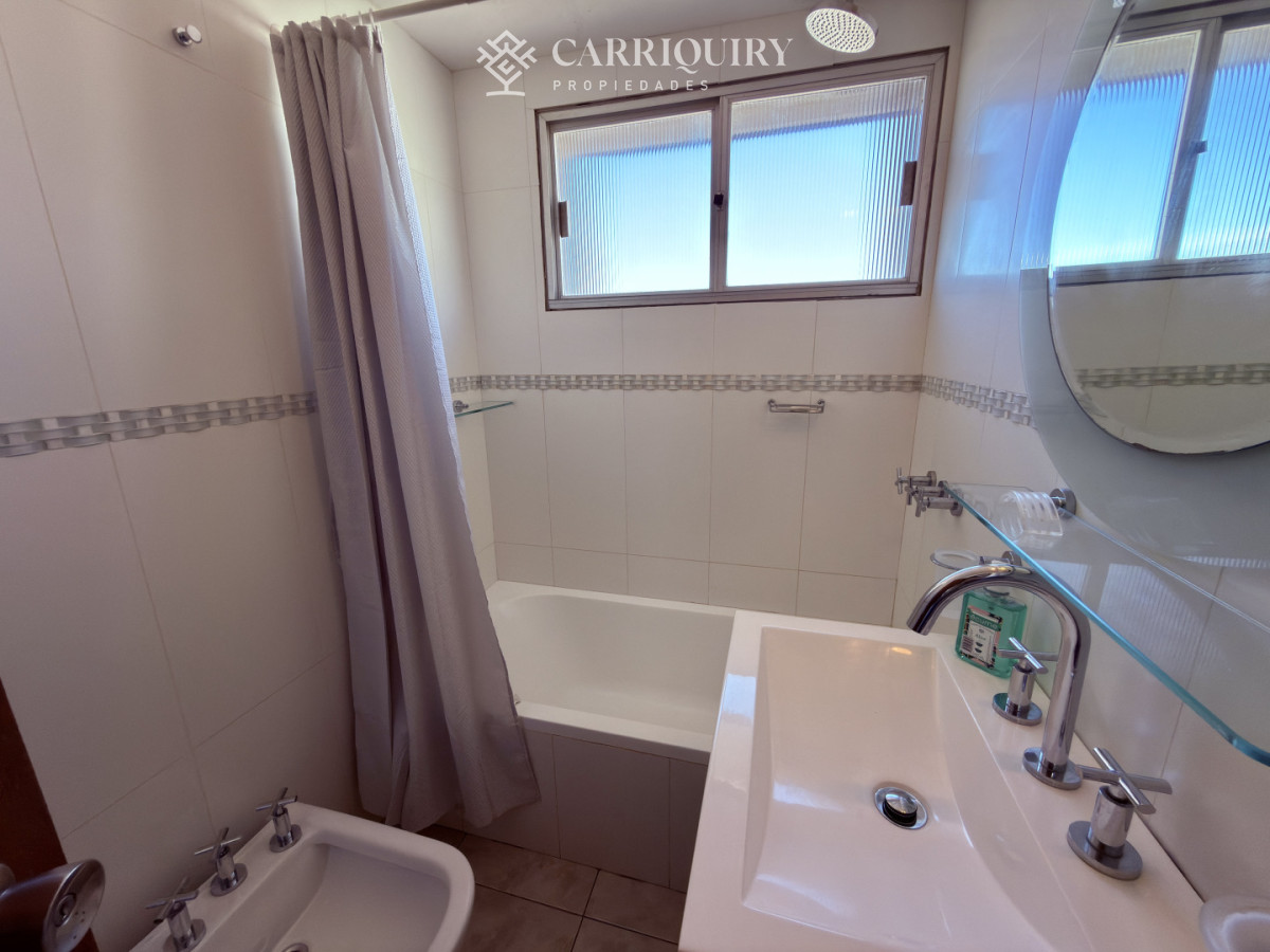 Apartamento ID.10477/En-venta-apartamento-de-2-mas-dep.-en-Península,-Punta-del-Este - Departamento de 3 dormitorios en alquiler anual en Punta del Este