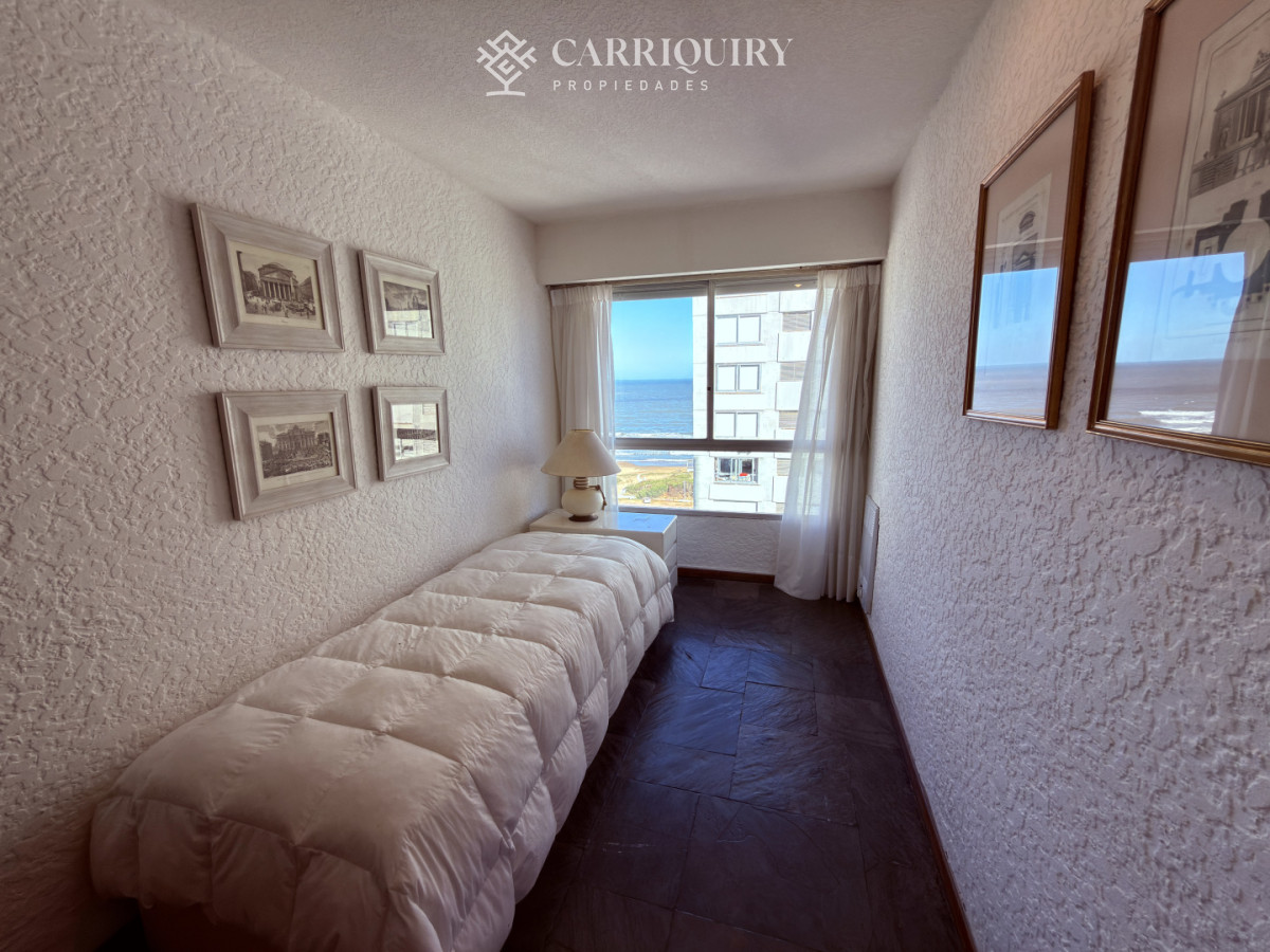 Apartamento ID.10477/En-venta-apartamento-de-2-mas-dep.-en-Península,-Punta-del-Este - Departamento de 3 dormitorios en alquiler anual en Punta del Este